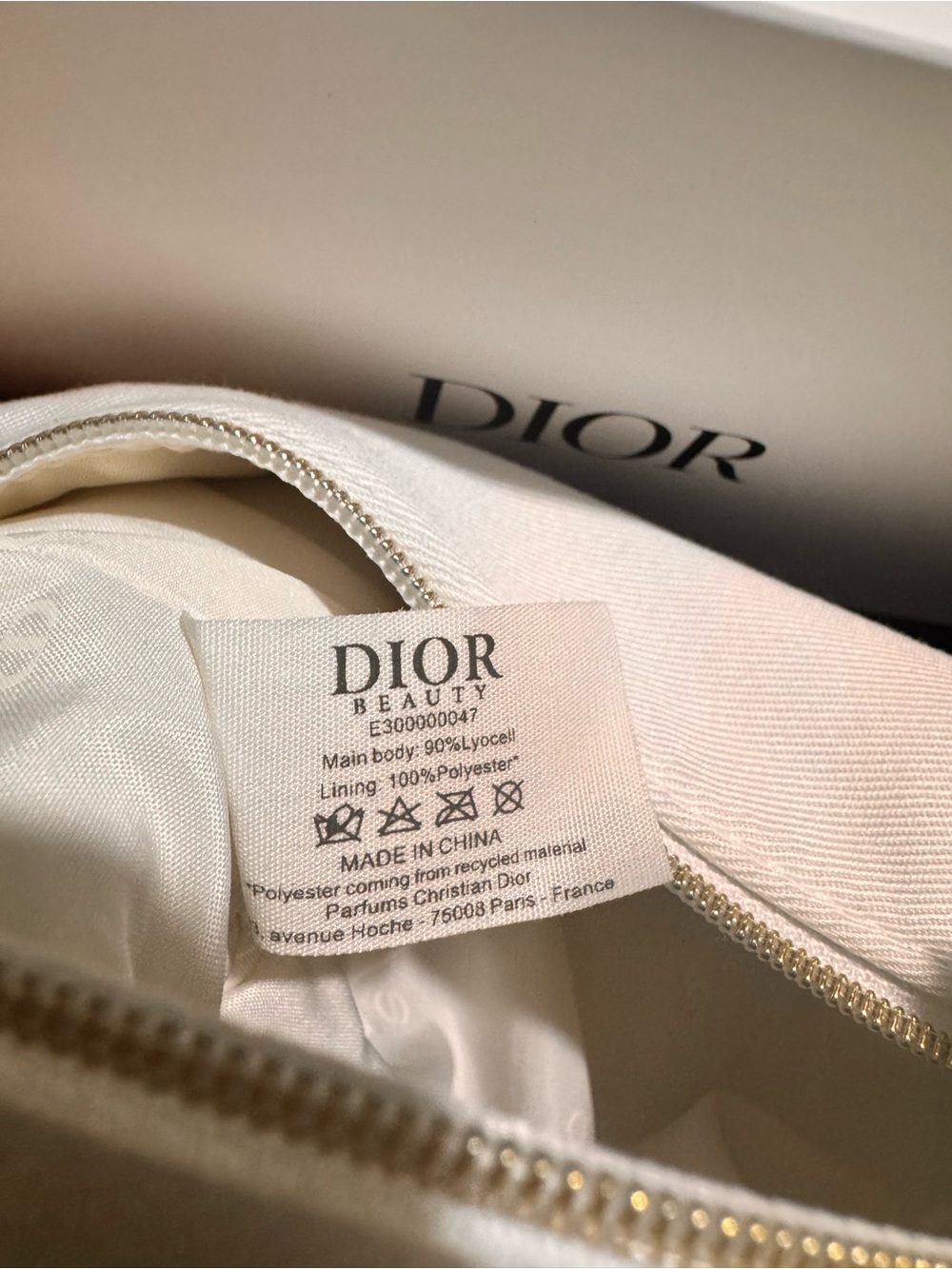 Dior GWP White Embroidered Logo Canvas Cosmetic Pouch - Picture 7 of 9